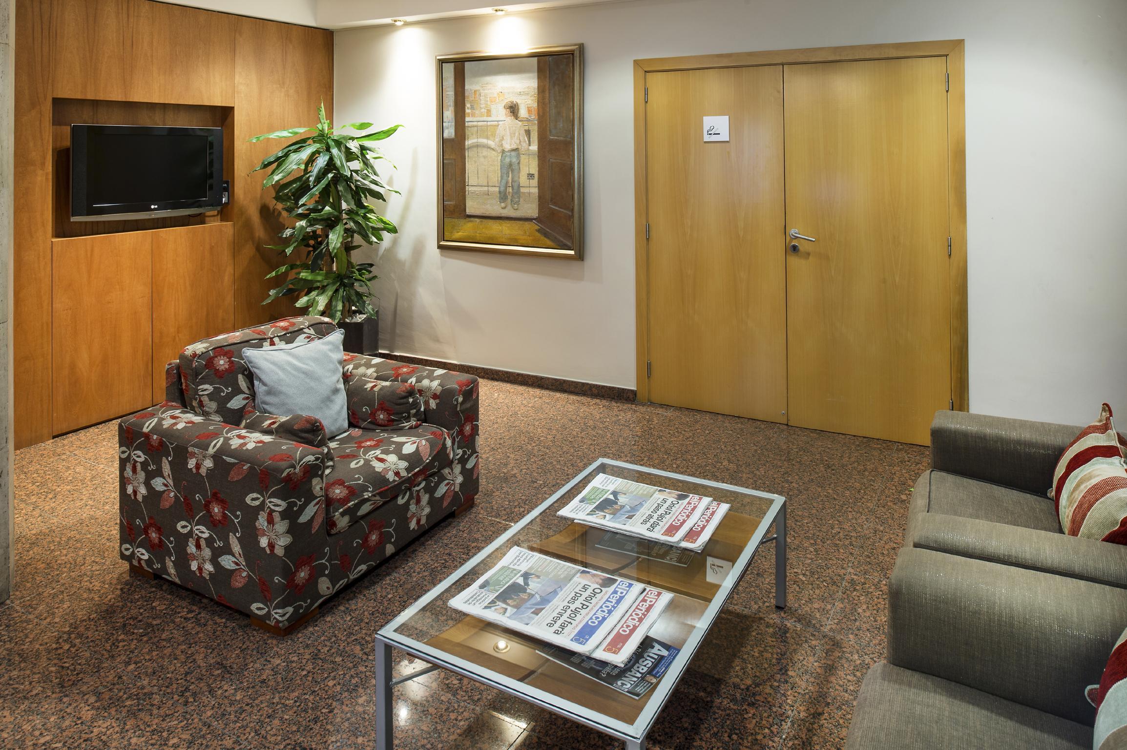 Catalonia Castellnou Hotel Barcelona Bagian luar foto