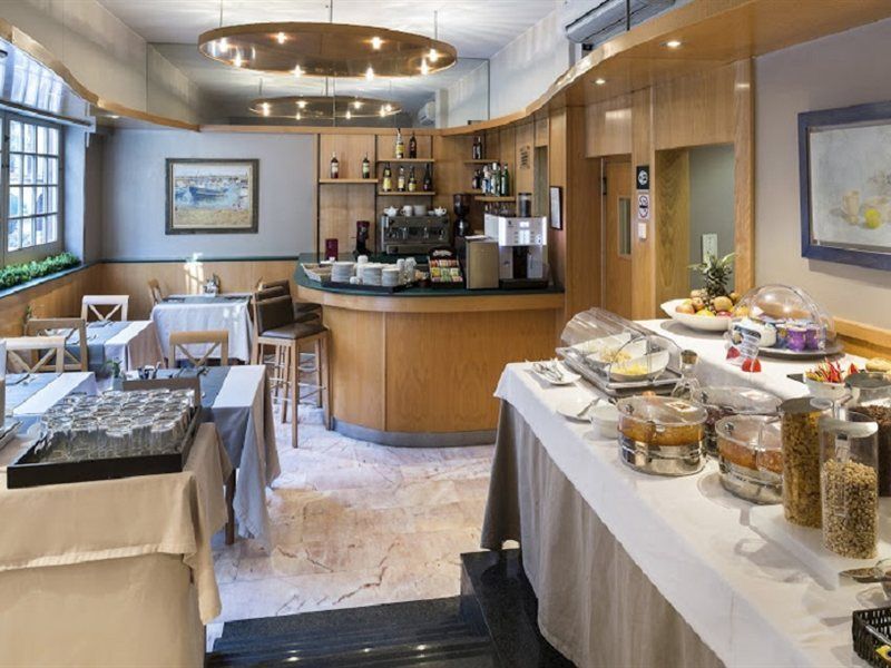 Catalonia Castellnou Hotel Barcelona Bagian luar foto
